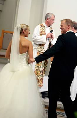 5 year wedding anniversary via blog. #Wedding www.agutsygirl.com