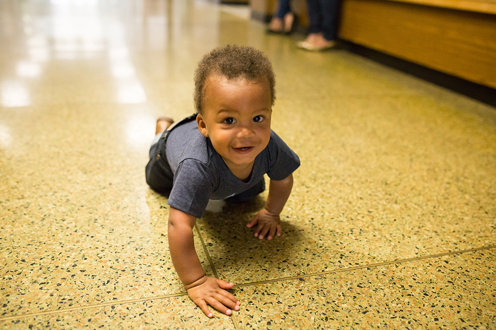 Meet Isaiah Taylor Hoffman sarahkayhoffman.com Isaiah crawling