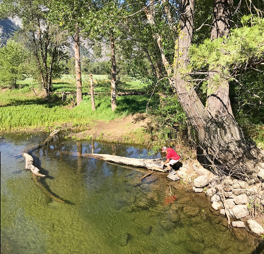 Hiking Yosemite sarahkayhoffman.com JJ water filter