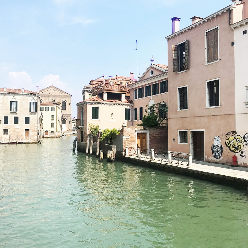 Foundation www.sarahkayhoffman.com Venice under water #italy #travel #lifestyleblogger #newhouse