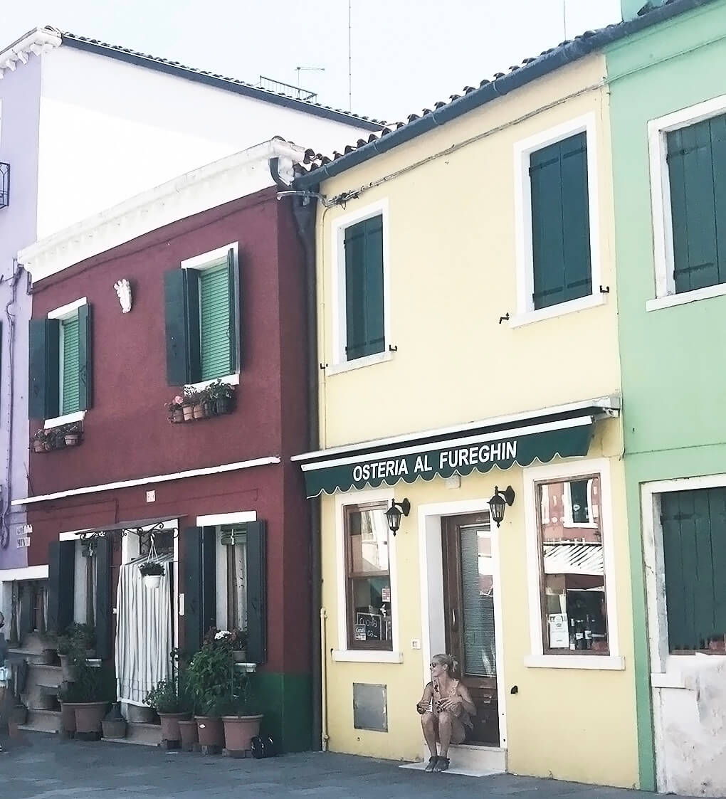 Underlying Commitments www.sarahkayhoffman.com Italy Burano #lifestyleblogger #healthyliving #guthealth #inspire