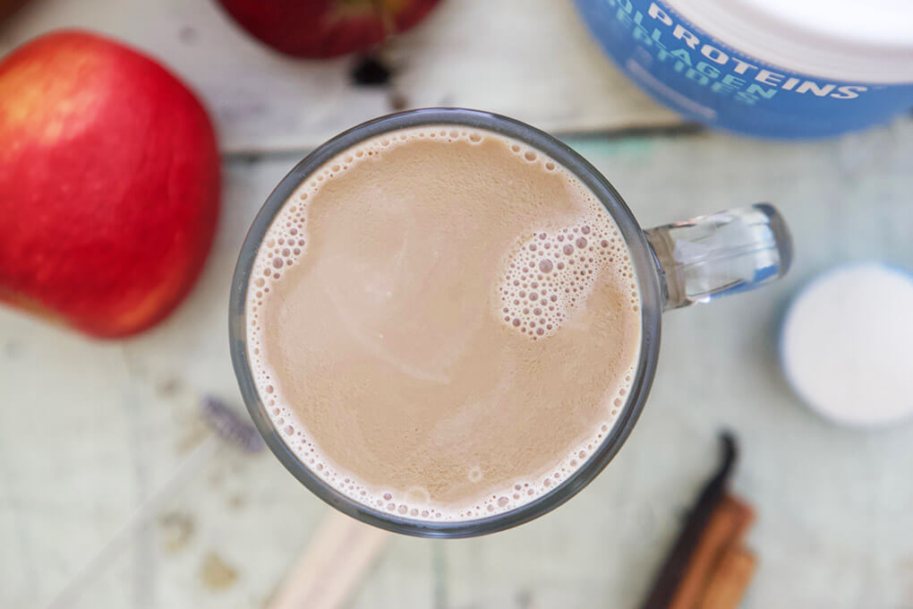 Apple Cider Latte www.sarahkayhoffman.com Vital Proteins apple cinnamon #collagen #healthyliving #guthealth #Paleorecipes #latte #healthyrecipes