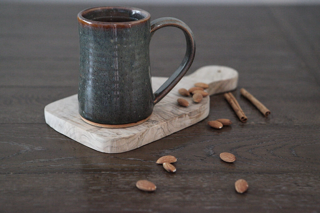 How to Make Instant Pot Apple Cider www.sarahkayhoffman.com mug almonds