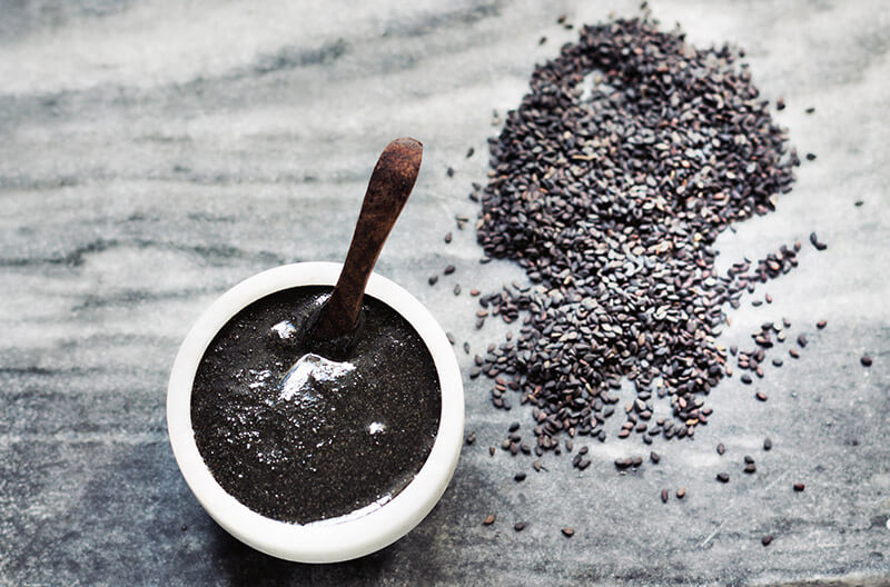 What is Seed Cycling www.sarahkayhoffman.com #seedcycling #hormones #healthyliving #women Black sesame seeds
