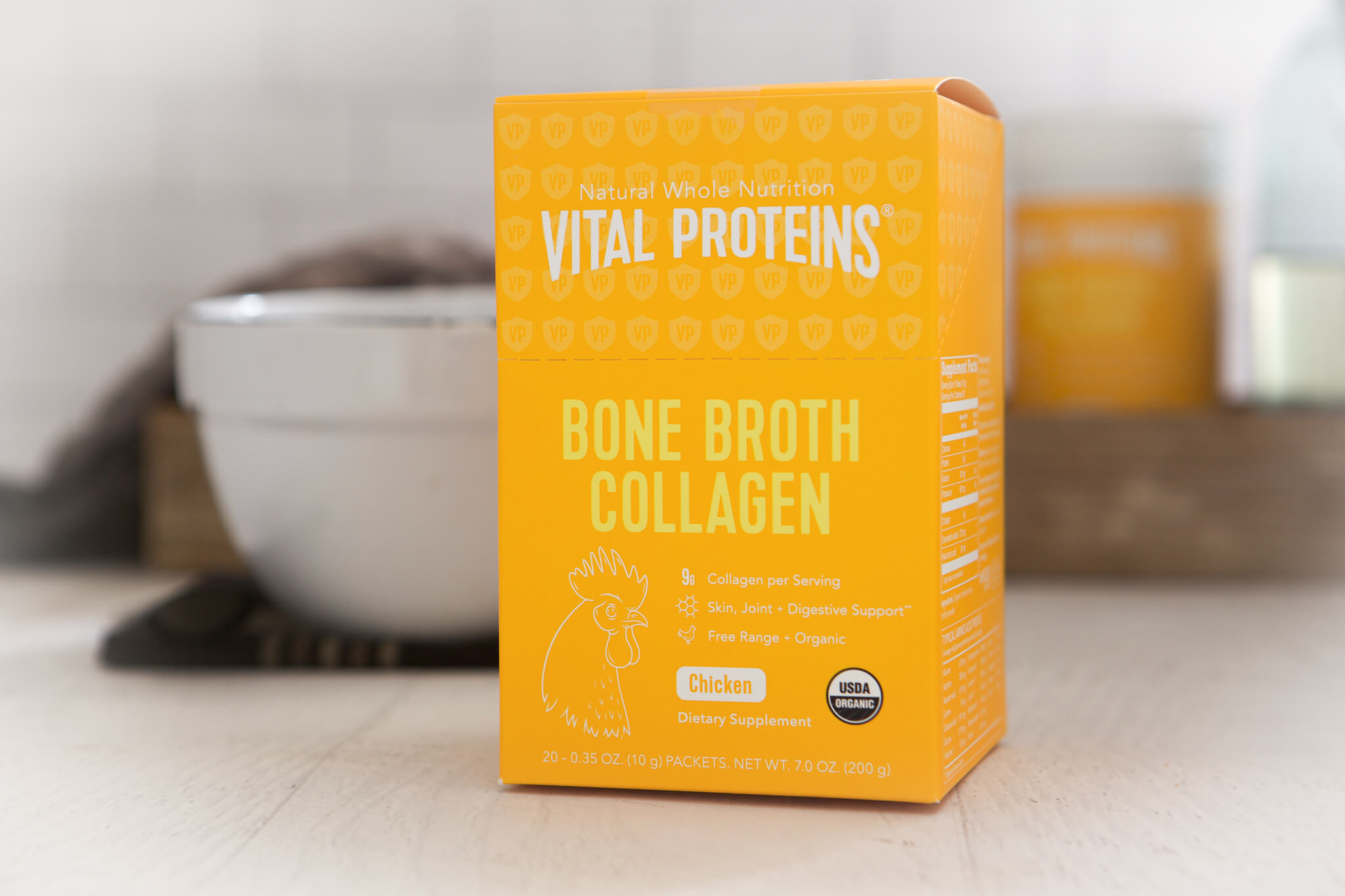 Bone Broth Benefits www.sarahkayhoffman.com #guthealth #bonebroth #guthealing #StayVital Vital Proteins Chicken Collagen Bone Broth packets