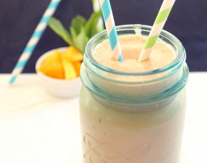 summer (re)fresher smoothie #glutenfree #dairyfree www.agutsygirl.com