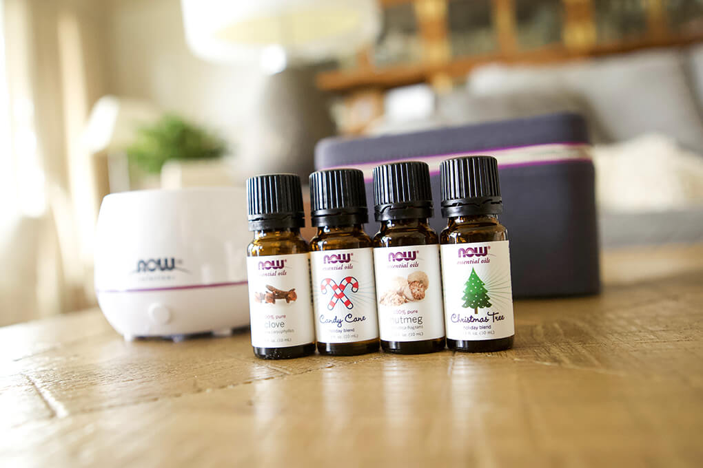 Swapping Out Candles and Wallflowers agutsygirl.com #essentialoils #oils #diffuser #healthyliving #gifts Holiday set