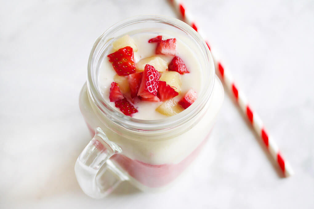 5-Ingredient Strawberry Pina Colada Smoothie Recipe agutsygirl.com #glutenfreerecipe #dairyfreerecipe #glutenfreedairyfree #smoothies recipes gluten free
