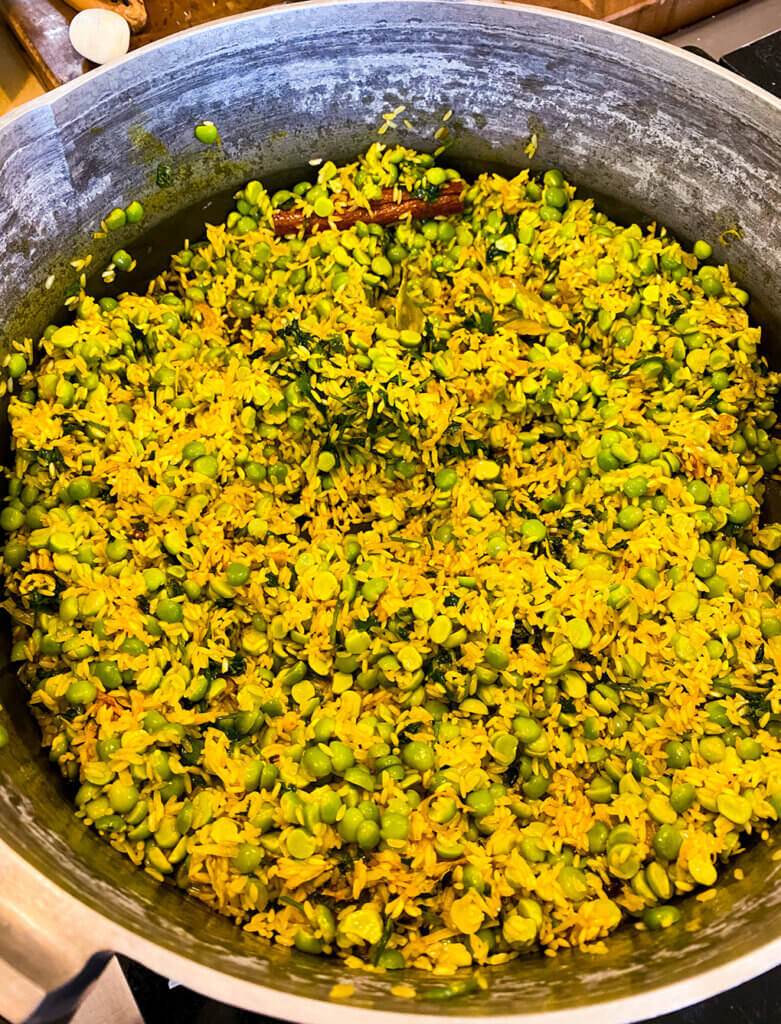 One Pot Kitchari Recipe agutsygirl.com #kitchari #kitcharicleanse #onepotmeals #glutenfreerecipes split peas rice