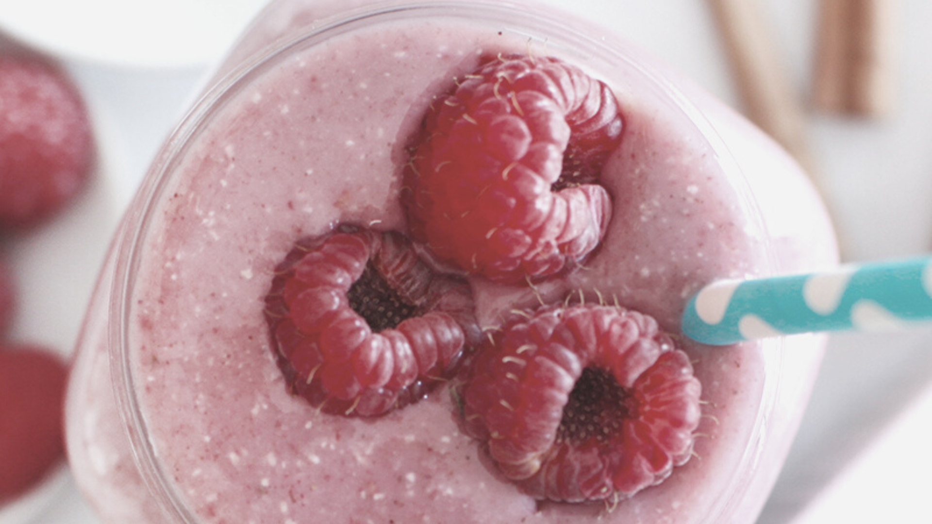 How to Make a Raspberry Smoothie {gluten and dairy free}